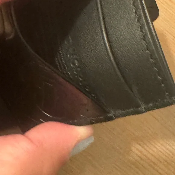 Burberry Embossed black - Picture 7 of 12